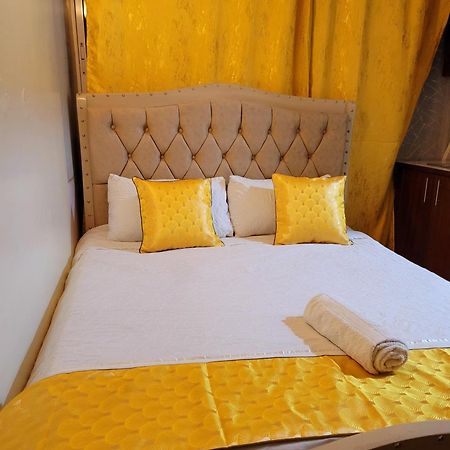 Sunrise Blue Moon B&B ナイロビ エクステリア 写真