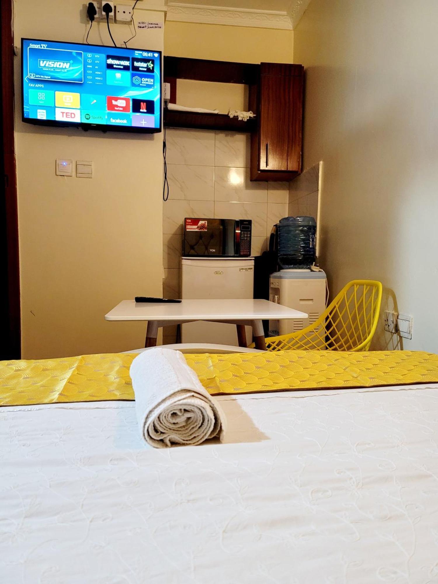 Sunrise Blue Moon B&B ナイロビ エクステリア 写真