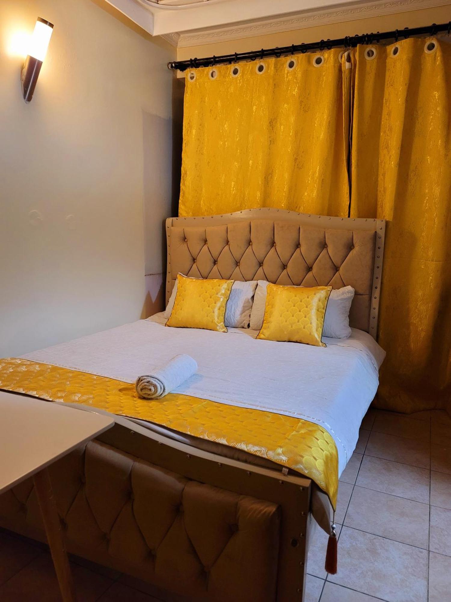 Sunrise Blue Moon B&B ナイロビ エクステリア 写真