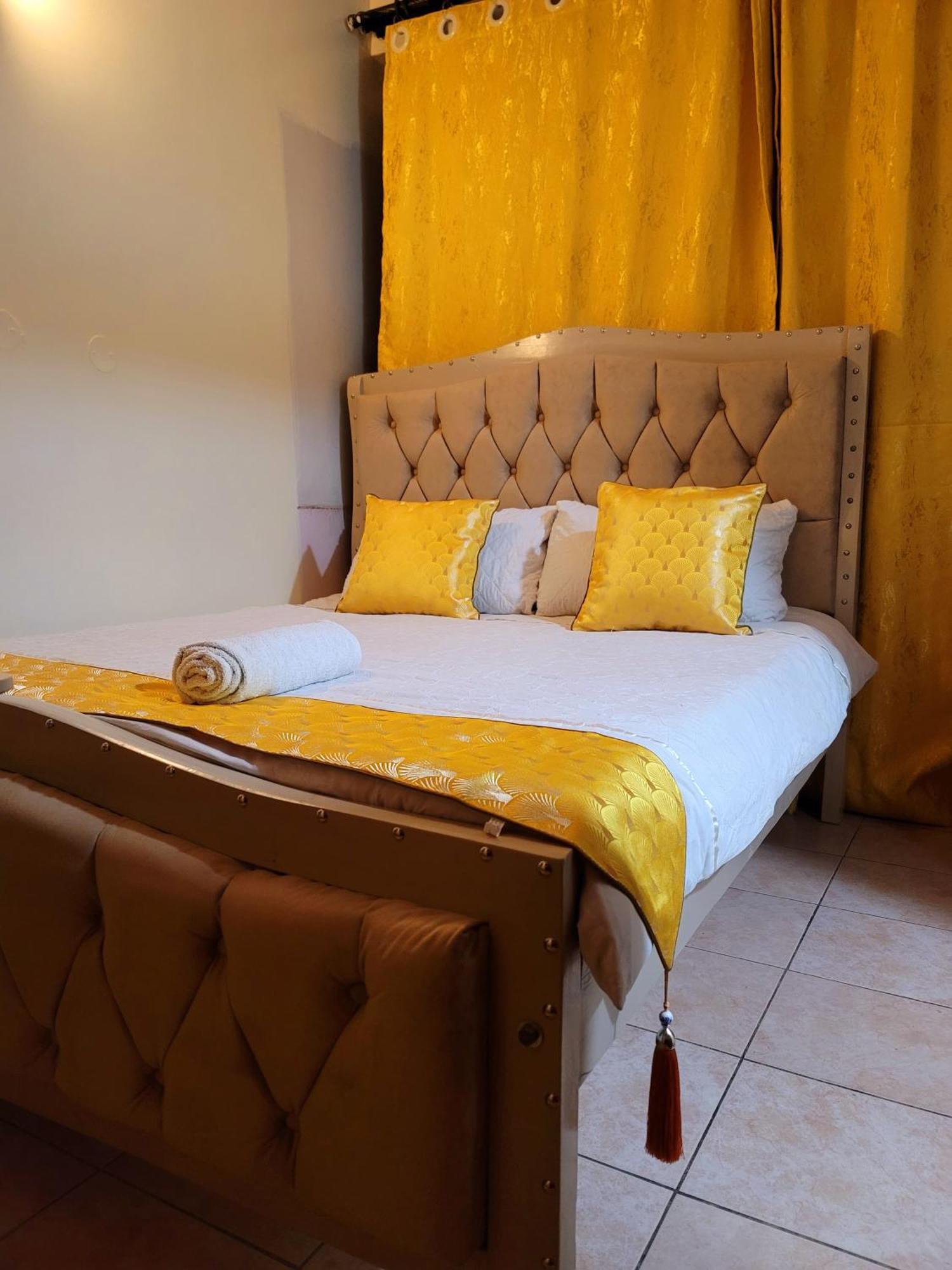 Sunrise Blue Moon B&B ナイロビ エクステリア 写真