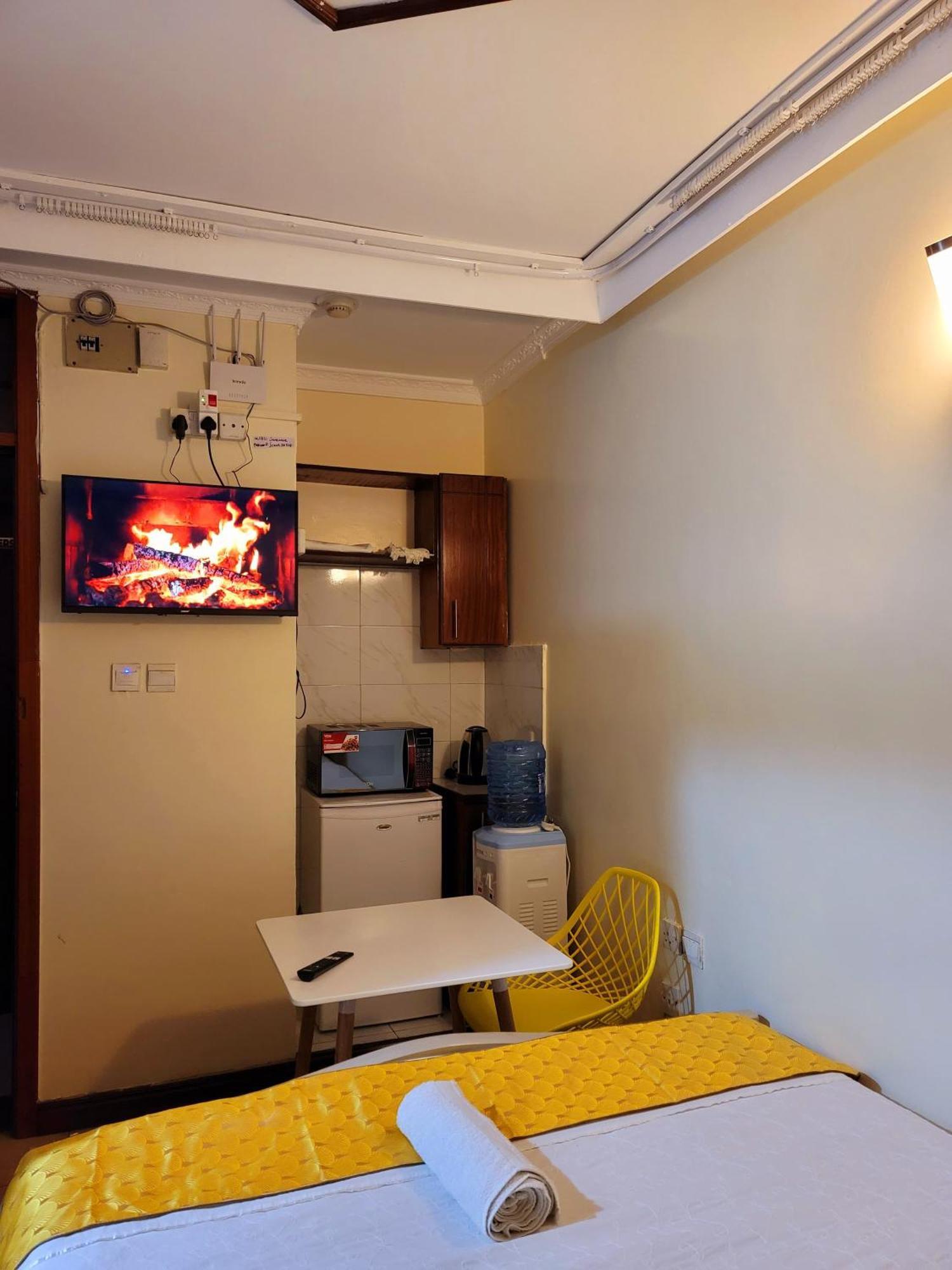 Sunrise Blue Moon B&B ナイロビ エクステリア 写真